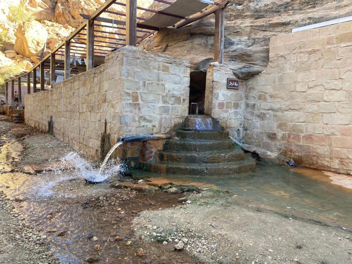 Afra Hot Springs Chalets At-Tafilah Екстер'єр фото