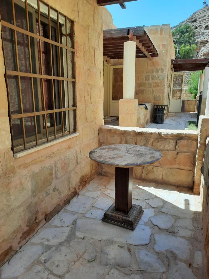 Afra Hot Springs Chalets At-Tafilah Екстер'єр фото