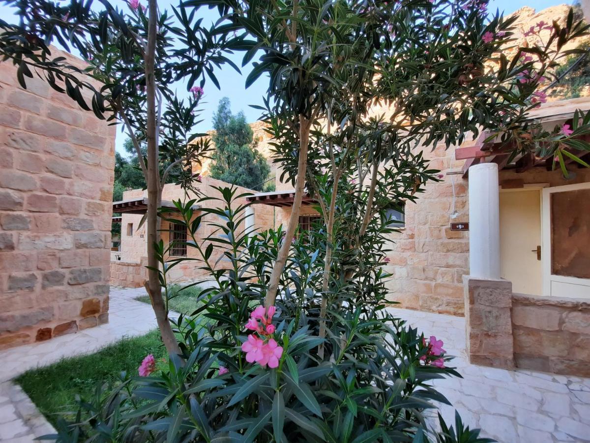 Afra Hot Springs Chalets At-Tafilah Екстер'єр фото